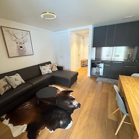 Beautiful Sunny New 1 Bed Apt Flims Bagian luar foto